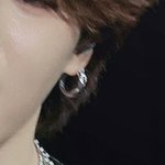 [군대] 박지민 <b>부산콘</b>땨 귀걸이 어디꺼지