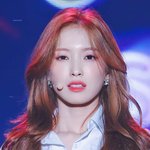 <b>아린</b>이 왜 이렇게 예쁘냐