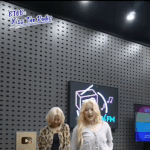 [모두드루와] 슈화 크롭티 진짜 오랜만에 <b>본다</b>