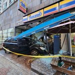 만취한 20대가 몰던 차량 편의점 <b>돌진</b>