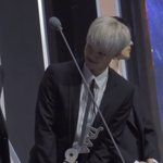 [NCT드림] 재민이 <b>인사</b>하고 두리번거리는거 심각하게 귀여워