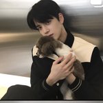 더보이즈 현재 <b>협찬</b> 짤렸나봐