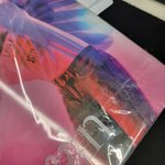 [방탄소년단] <b>번장</b>에서 포토북 양도 구매했는데 랩핑이 뜯어진 흔적이...