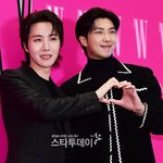 [군대] 아 밖에선 <b>티내지</b> 말라니까