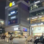 이태원 저러고 잇는 <b>와중</b>에 홍대에선 지금