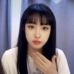 <b>윤</b> 눈크기 뭐임