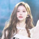 되게 <b>뮤즈</b>스러워 보인다