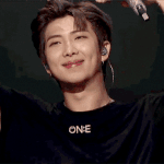 [방탄소년단] 갤러리 <b>뒤지</b>다 아미들 뒤집어졌던 남준짤 발견