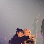 <b>리사</b>가 로제 보라고 알려준 플랜카드
