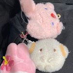 <b>설윤</b> ㄹㅇ 자기같은거만 들고댕김