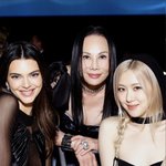 <b>에바차우</b> 오늘 로제랑 사진 찍었네