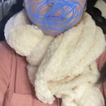 [댓글부탁해] 목도리같음??