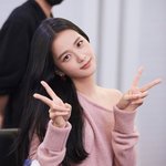 화제였던 지수 팬사인회 공식 사진