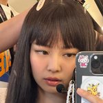 오늘 뜬 제니 인스타 폰케이스에 <b>포켓몬</b>스티커