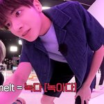 <b>존X</b> 잘생겼네