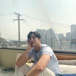 <b>매순간</b>이 리즈 절대불변의 잘생김