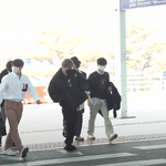 [댄스가수] 더보이즈, 눈부신 출국 '<b>여심</b>저격' 칠레가요