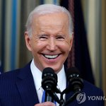 바이든 "레드 웨이브 없었다…내년 초 <b>재선</b> 도전 여부 결정"