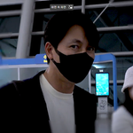 [모두드루와] 정우성, <b>하와이</b>국제영화제 출국 눈맞춤 시 심쿵