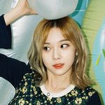 나 지금 허리까지오는 <b>장발</b>인데