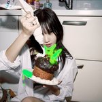 레벨 이번 컨셉 왜 좀 야해보이지