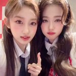 아이브 장원영 막내 <b>이서</b> 되게 잘 챙겨준다