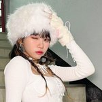 <b>김채원</b>은 스타일링좀