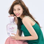 <b>본업</b>이 모델같은 여돌…