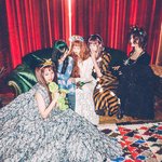 [뉴진스] W <b>korea</b> 12월호 단체