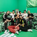 <b>위</b><b>댐</b>보이즈, 강다니엘 소속사와 전속계약 "오랜 인연"[공식]