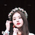 실물을 한번 꼭 봐야 한다는 <b>여</b><b>돌</b>