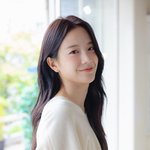 <b>과즙</b> 눈웃음을 뽐내는 아이돌