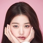 장원영 렌즈 광고 사진