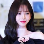 앞머리 내리고 레전드 찍은 오늘자 카리나..