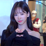 [이상형] 에스파 블랙드레스로 러블리 폭발 '하트에 <b>심쿵</b>'