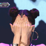 <b>itzy</b>예지랑 뉴진스 해린 투 고양이