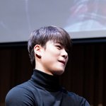 어깨깡패의 <b>신흥</b>강자로 떠오르고있는 남자 연예인