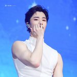 피부가 어쩜<b>이리</b> 백설기같지..