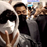 [방탄소년단] 방탄소년단 뷔 입국, 시그니처 브이에 '설렘 폭발'