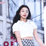 얼굴도 <b>열일</b>하는 신인 걸그룹 멤..