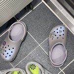 이 크록스 ... 너무 예쁜데 <b>제품</b> 아는분 ㅈㅂ