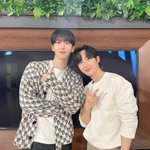 [펜타곤] 오늘은 여기에 이 <b>한몸</b> 뭍힘