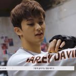 [NCT드림] 마크가 촬영장 <b>소품</b> 가지고 드림 비유하는 거 보고...