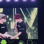 [NCT드림] 아 이제노 지성이멘트때 수건바구니 가져다주는거봐