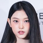실물 궁금증 몹시 자극하는 <b>여</b><b>돌</b>