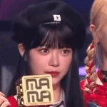 마마 홍은채 베레모 썼다