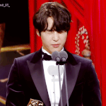 시상식 긴장의 아이콘이 된 것 같은 배우