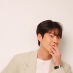패션의 <b>품격</b>을 높이는 피지컬의 남배우