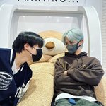 [NCT드림] 드림쇼 비하인드에서 제노가 마크한테 강아지<b>짓</b>