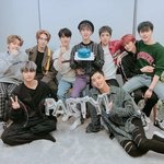 [펜타곤] 얘들아 오늘 매거<b>진호</b>도 나옴